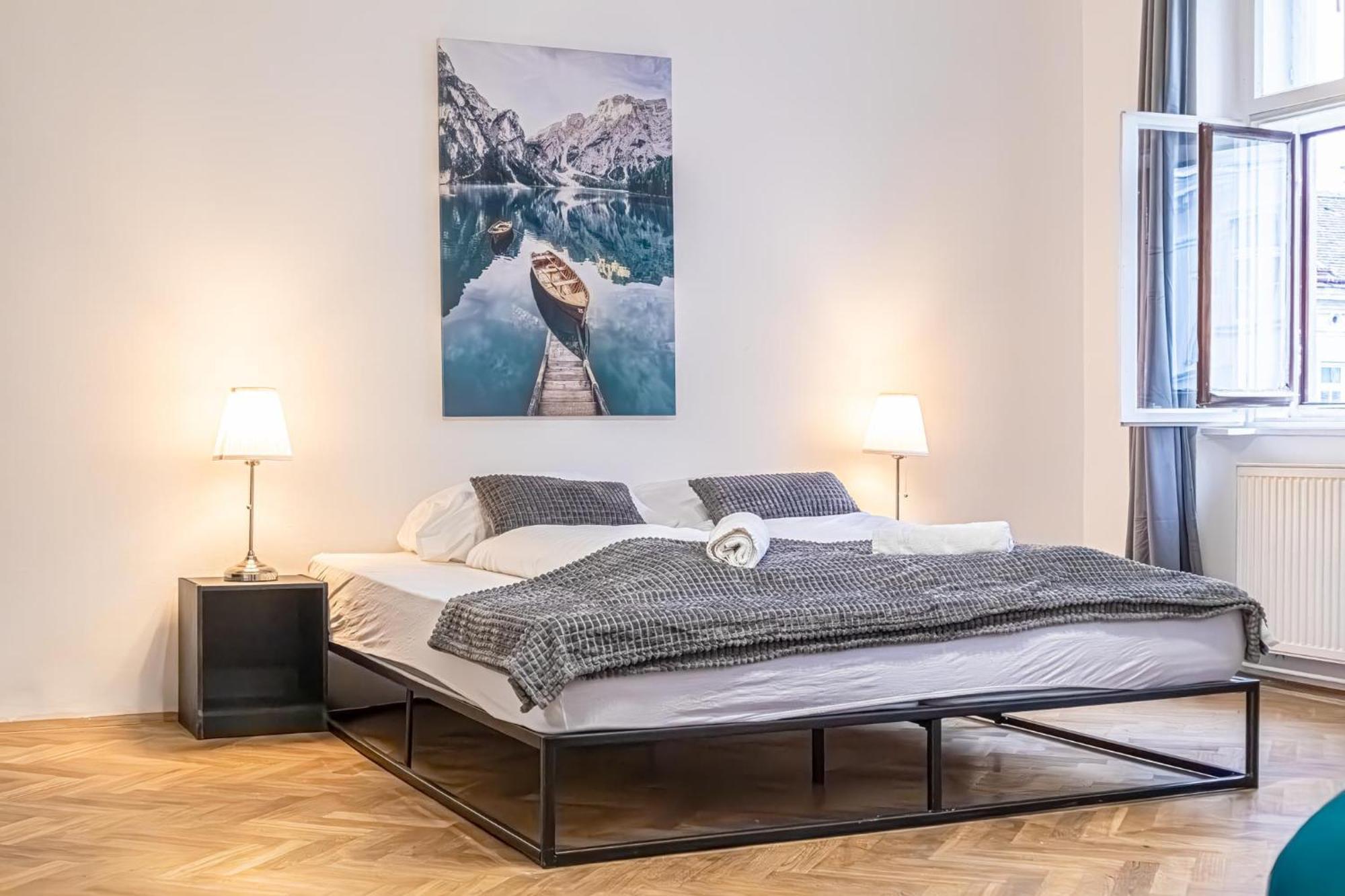 Apartament Spacious 2br -near Wiener Stadthalle Burggassewiener Well Located