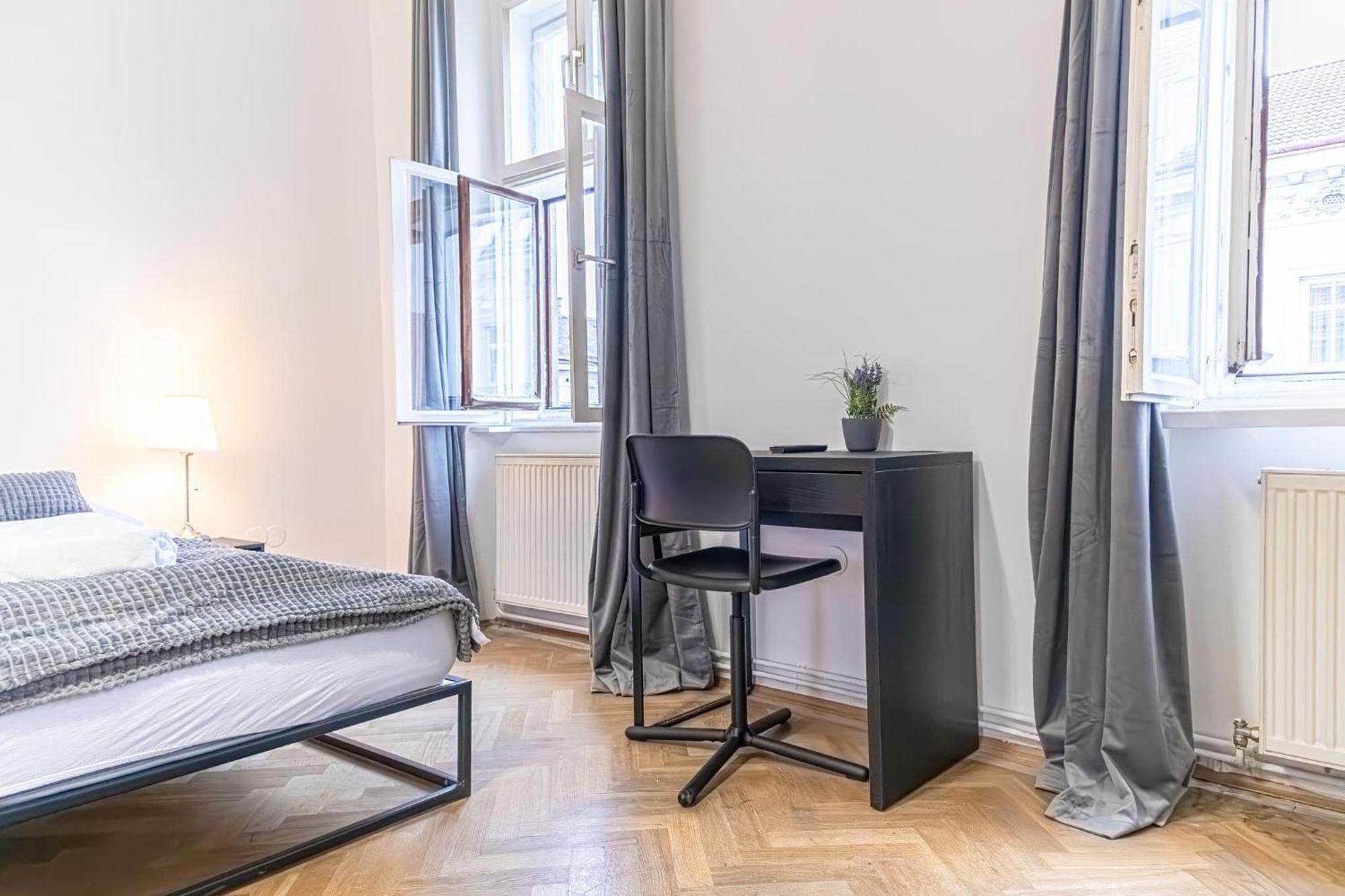 Apartament Spacious 2br -near Wiener Stadthalle Burggassewiener Well Located Wiedeń
