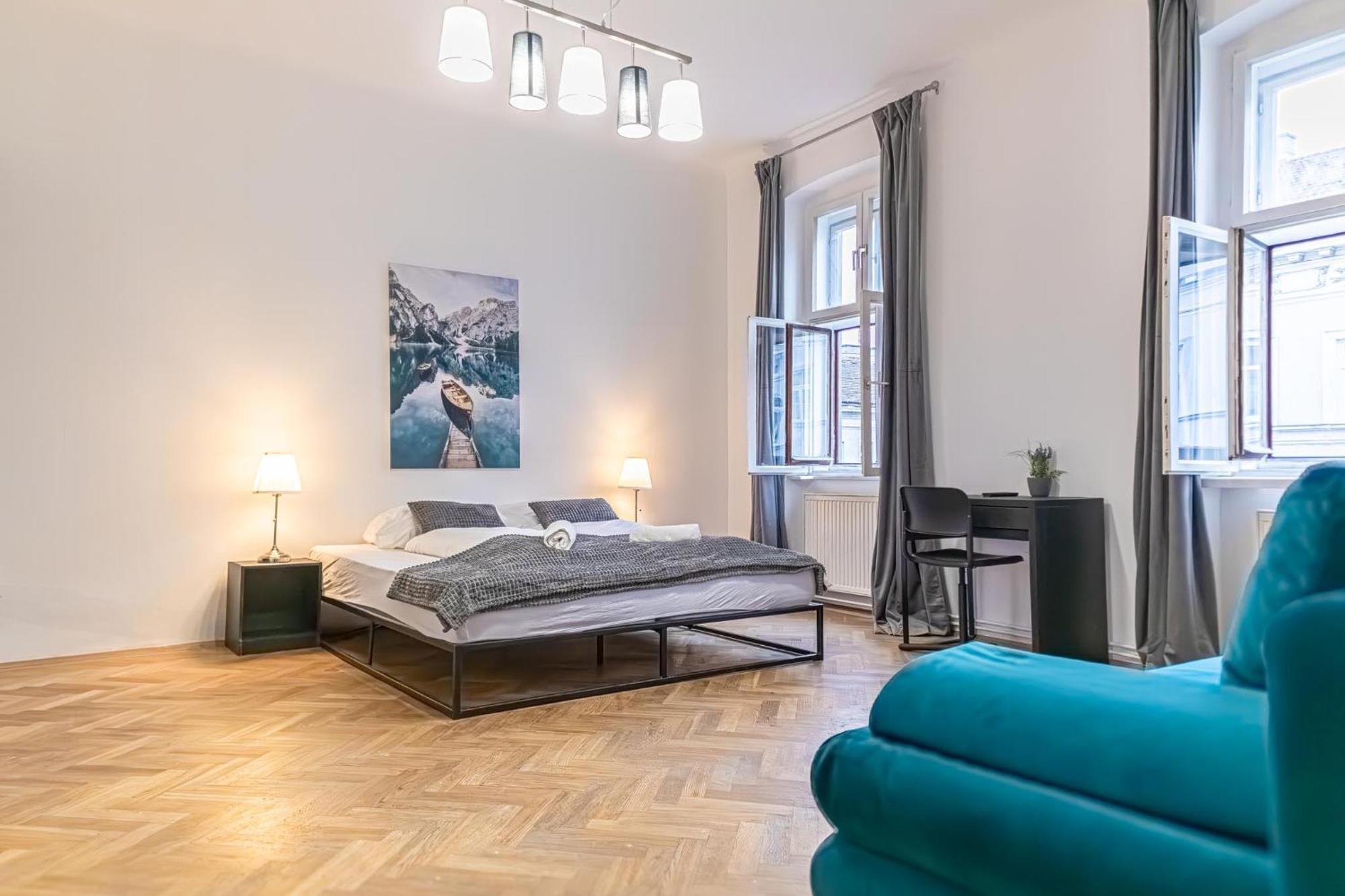 Spacious 2br -near Wiener Stadthalle Burggassewiener Well Located Apartament *