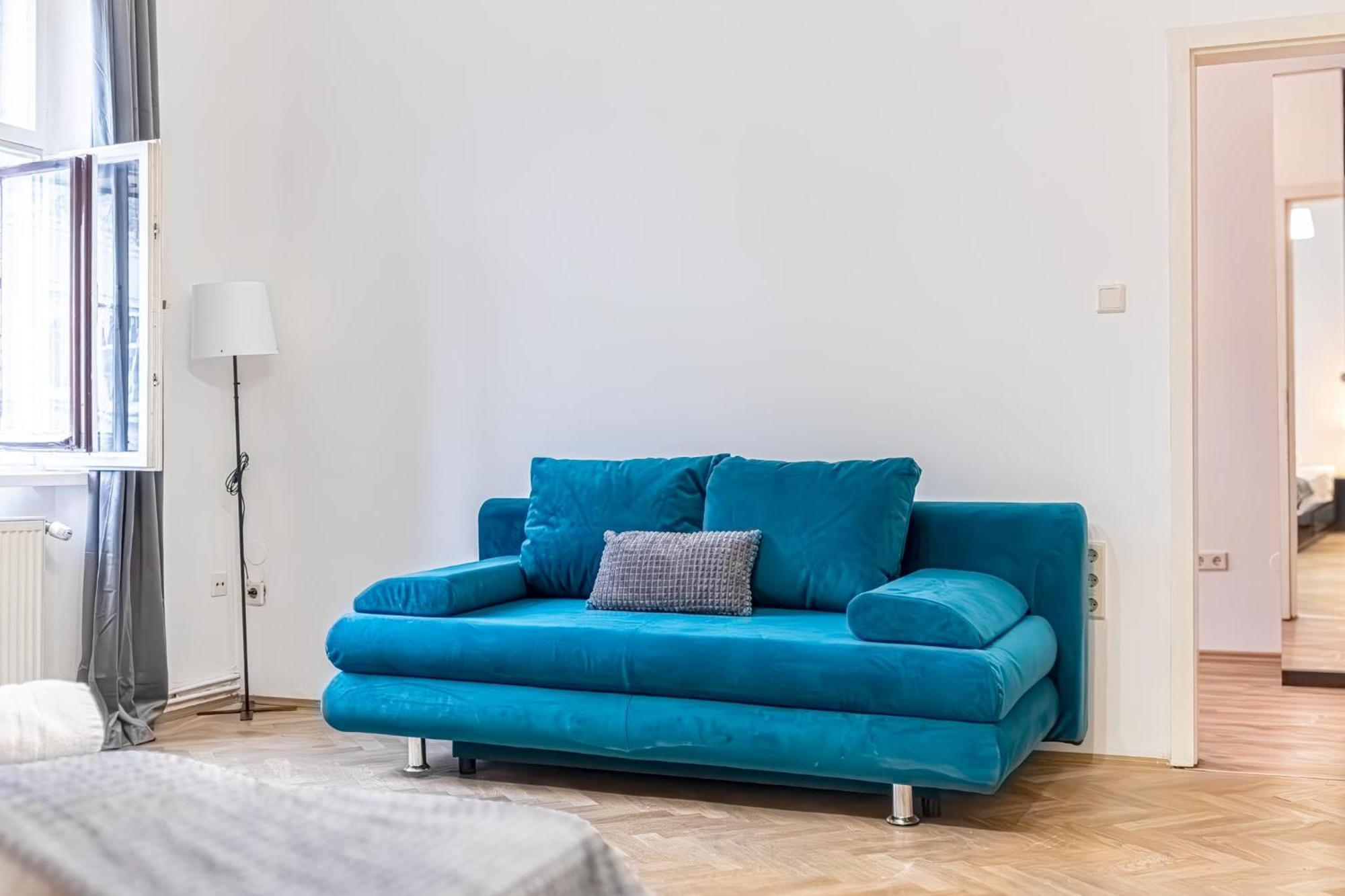 Spacious 2br -near Wiener Stadthalle Burggassewiener Well Located Apartament *