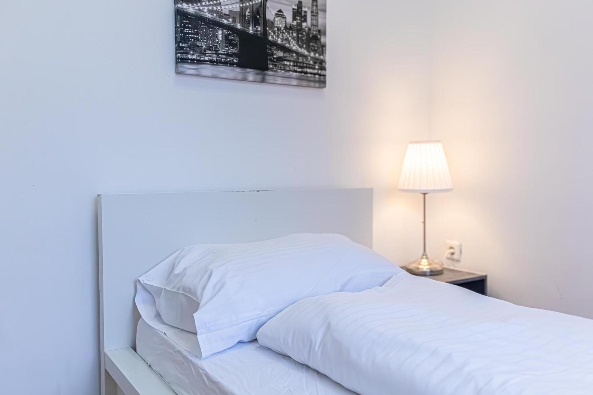 Apartament Spacious 2br -near Wiener Stadthalle Burggassewiener Well Located *